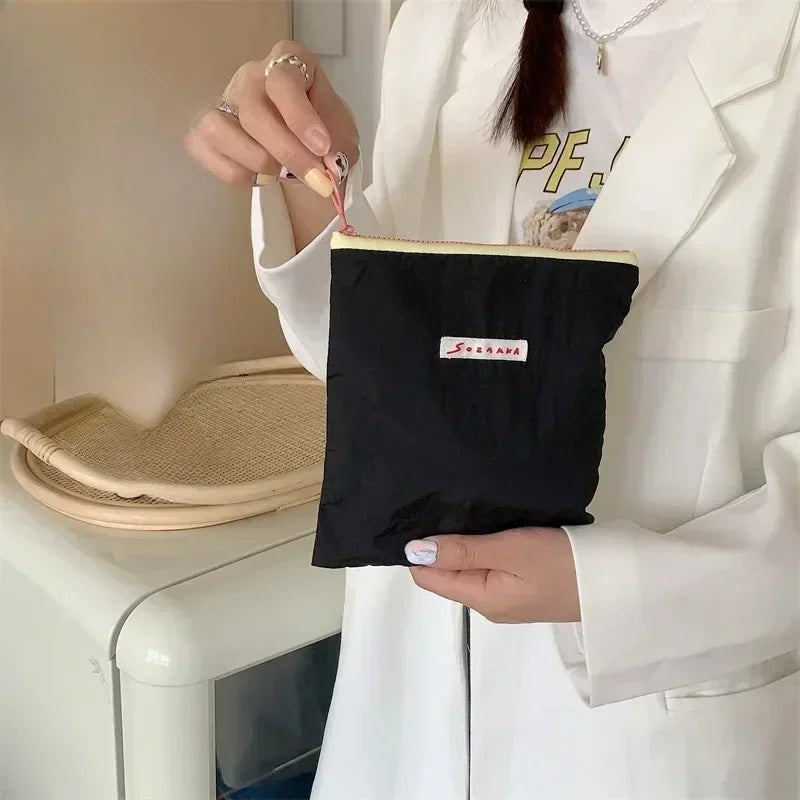 Simple Black Canvas Cosmetic Clutch Bag Large Makeup Organizer Bags Korean Cosmetic Pouch Women Cute Toiletry Beauty Case