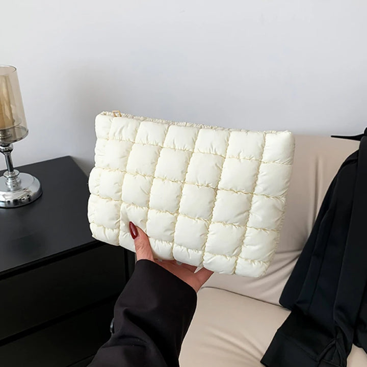 Trousse de Maquillage Matelassée – Grand Format Style Clutch