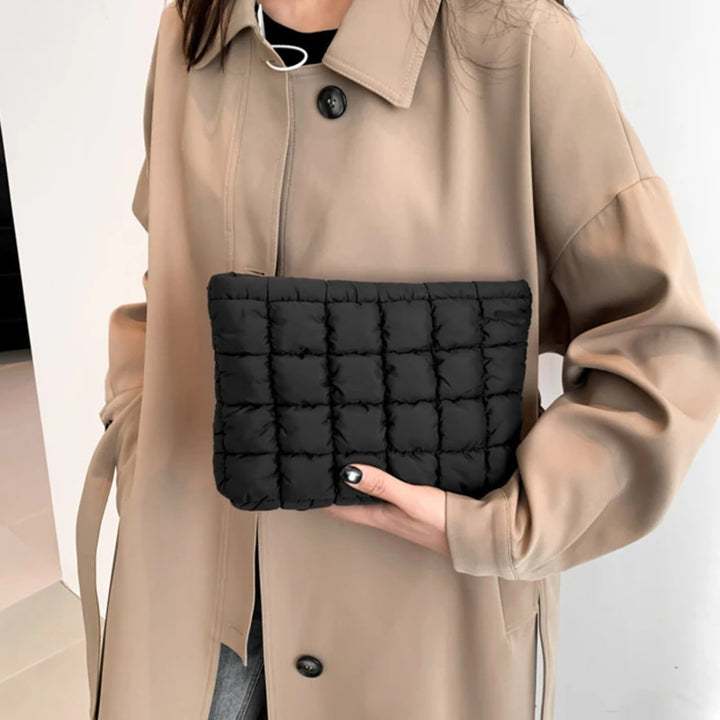 Trousse de Maquillage Matelassée – Grand Format Style Clutch