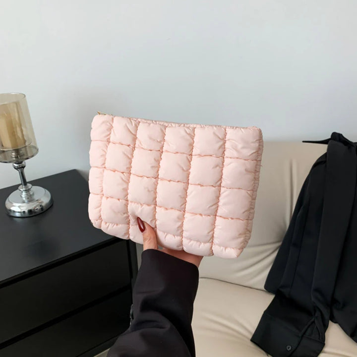 Trousse de Maquillage Matelassée – Grand Format Style Clutch